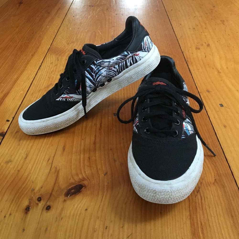 Adidas 3MC skateboarding sneaker—Aloha print